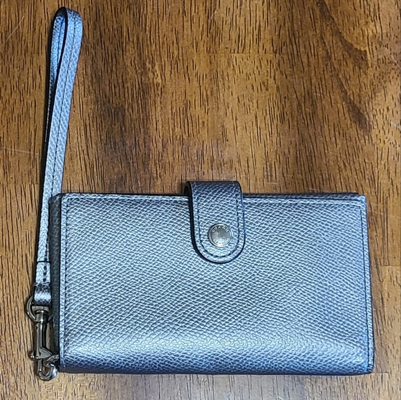 Coach Handbags - Coach wristlet